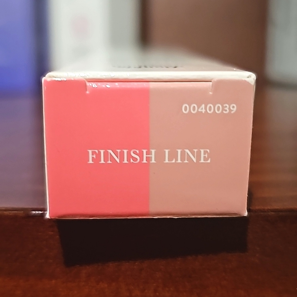 Laura Geller Prep n' Go Lip Scrub & Tint in Shade "Finish Line" - Picture 8 of 10